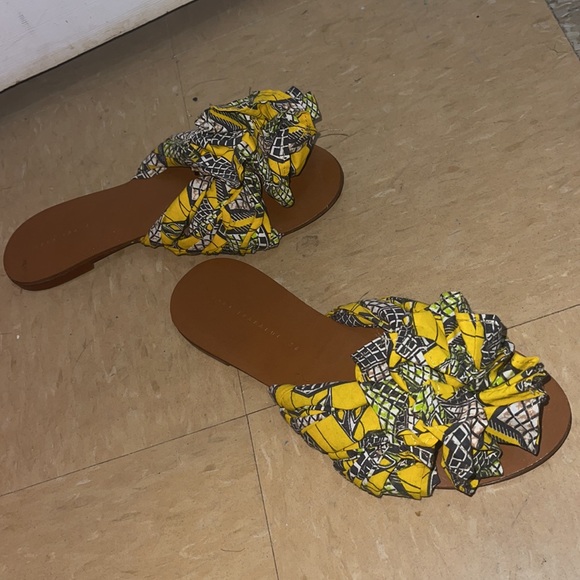 Printed Zara sandals , used . Perfect condition. - Picture 6 of 7